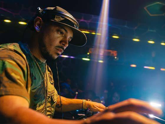 A Deep Night With Joe Kay